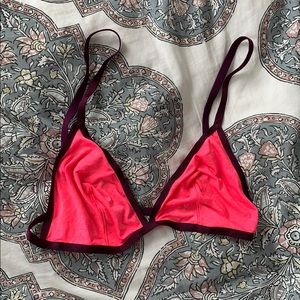VICTORIA’s SECRET• VS bra